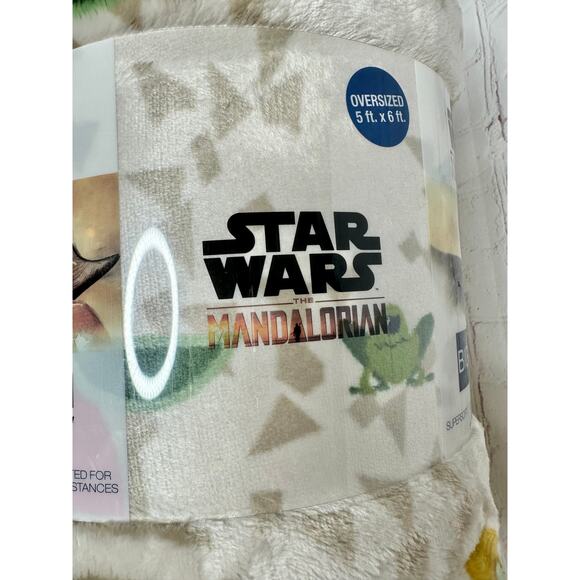 Star Wars Mandalorian The Big One Throw Blanket White New in Package Disney - Picture 2 of 5